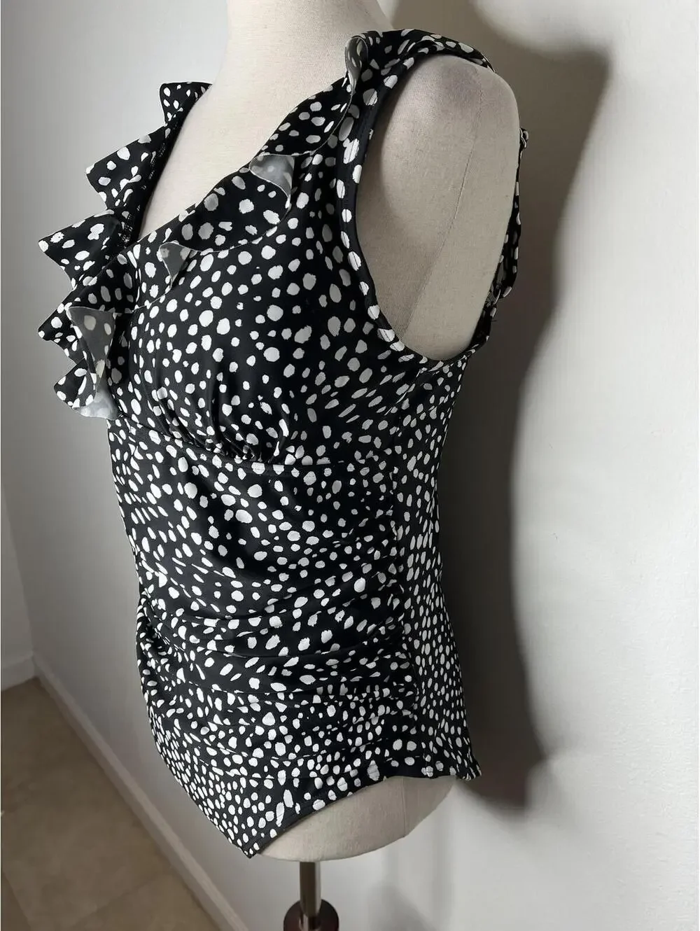 NWOT DKNY Women's Black/White One-Piece Swimsuit Size 14 - Picture 4 of 9